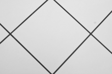 Tapis mosaïque autocollant en métal aspect carrelage blanc avec joint noir MOS200-W01