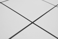 Échantillon manuel Tapis mosaïque autocollant en métal aspect carrelage blanc avec joint noir MOS200-W01_m