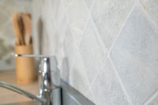 Carreau de marbre Pierre naturelle Ibiza blanc cream gris Carreau de pierre naturelle aspect antique Carreau de sol Bac de douche Carreau de mur WC - MOSF-45-42010