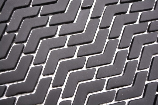 Mosaïque de verre Revêtement mural durable Recyclé Chevron Enamel noir mat MOS140-HB31B
