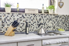 Pierre naturelle Rustique Carreau de mosaïque Mosaïque de verre Quartz beige crème anthracite Verre laiteux Dos de cuisine Salle de bains Mur WC - MOS82-0102