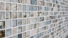 Pierre naturelle Mosaïque de verre Carreaux de mosaïque cream gris clair anthracite bleu-gris point vert Carrelage mural - MOS94-2505