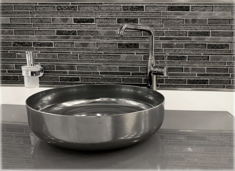 Carreau de mosaïque Fond de cuisine Aluminium translucide noir composite Mosaïque de verre Crystal Pierre Alu noir MOS49-GV84_f