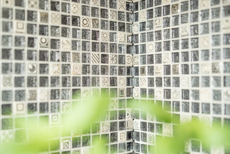 Carreau de mosaïque fond de cuisine translucide blanc argent noir Mosaïque de verre Crystal pierre blanc argent noir structure MOS92-Z02EU_f