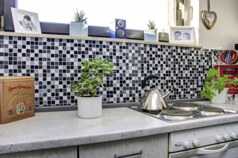 Carreaux de mosaïque fond de cuisine autocollant blanc gris noir mosaïque de verre gris noir blanc essuyé MOS200-4CM28_f
