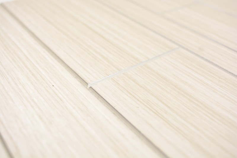 Panneau mural autocollant aspect bois Wood White dosseret de cuisine carrelage - MOS200-53WWL_f