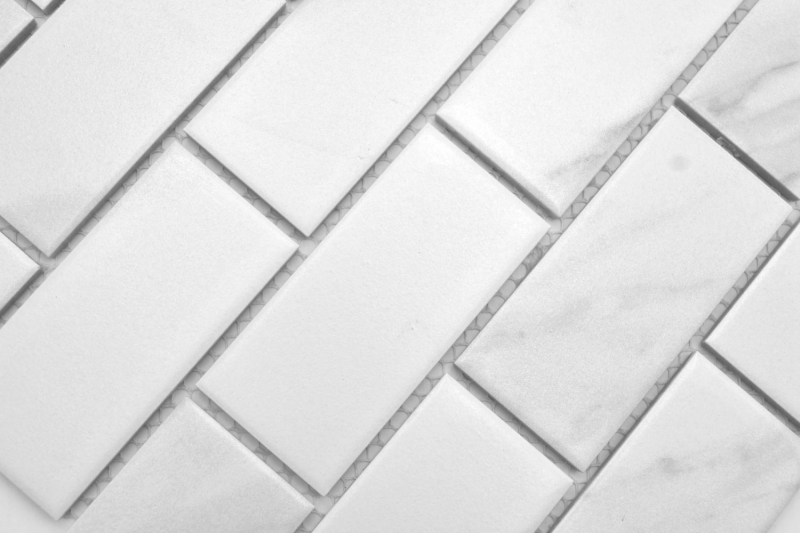 Échantillon manuel de carreaux de mosaïque en céramique assemblage Cararra blanc gris mat MOS26M-1102_m