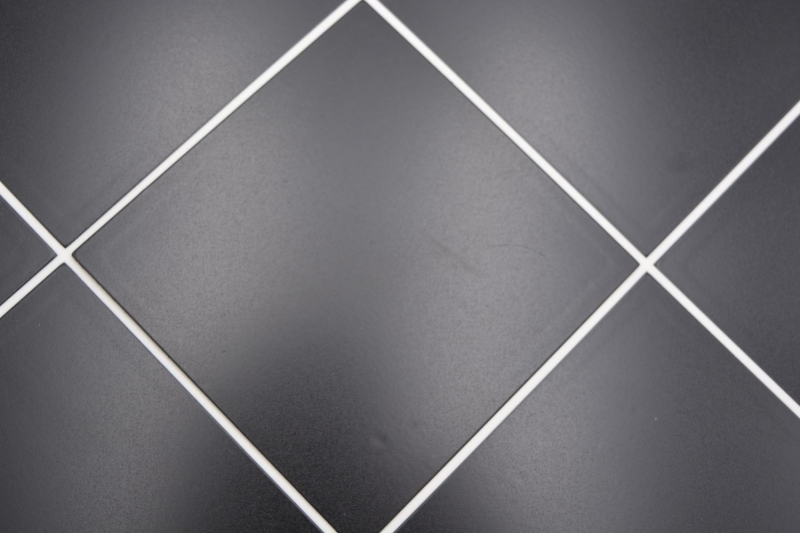 Échantillon manuel Tapis mosaïque autocollant en métal aspect carrelage noir avec joint blanc MOS200-B03_m