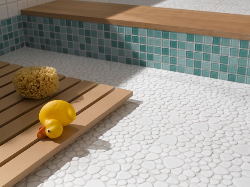 Mosaïque de galets Pebbles Gouttes de céramique blanc brillant Receveur de douche Carrelage MOS12-0102