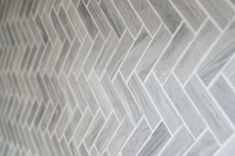 Carreau de mosaïque à chevrons Céramique aspect pierre gris Miroir de fond de douche MOS24-SO32