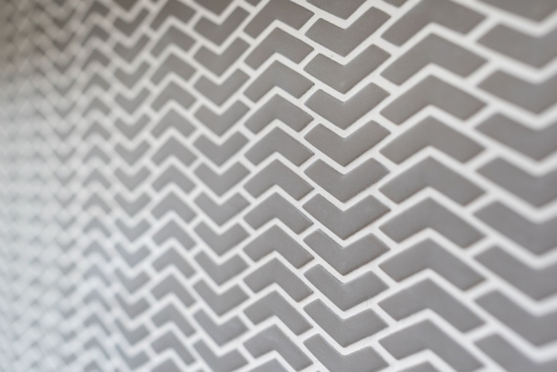 Échantillon manuel Carreau en mosaïque ECO Recyclé VERRE à chevrons Énamel gris brun mat MOS140-HB35G_m