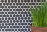 Échantillon manuel de mosaïque ECO Recycling GLAS Hexagon Enamel noir mat MOS140-HX11B_m